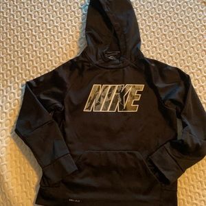 Nike dri fit sweatshirt like new color black